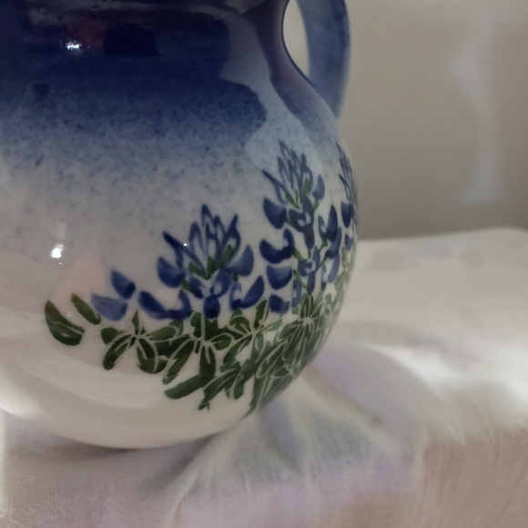 Beautiful pitcher with blue flowers and greenery Signed Donna 07 Homestead - Picture 8 of 10